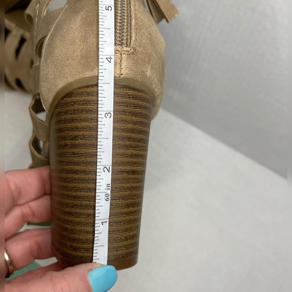 Indigo Rd Perky faux leather Caged Stacked Heel Sandal Sz 10 like new! - Picture 7 of 8